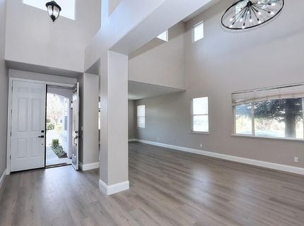 451 Hawkcrest Cir, Sacramento, CA 95835 Photo