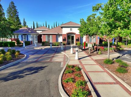 451 Hawkcrest Cir, Sacramento, CA 95835 Photo