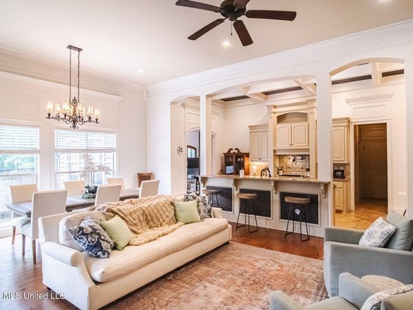 1612 E Northside Dr Drive, Jackson, MS 39211