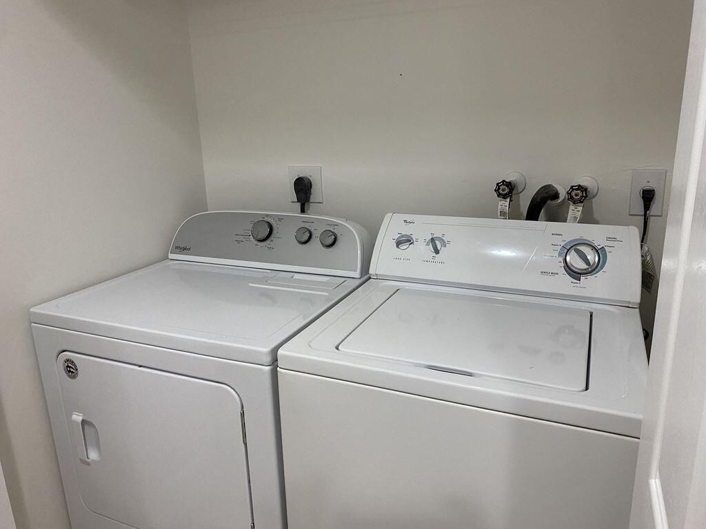 925 Imperial Lake Road, West Palm Beach, FL 33413 Photo