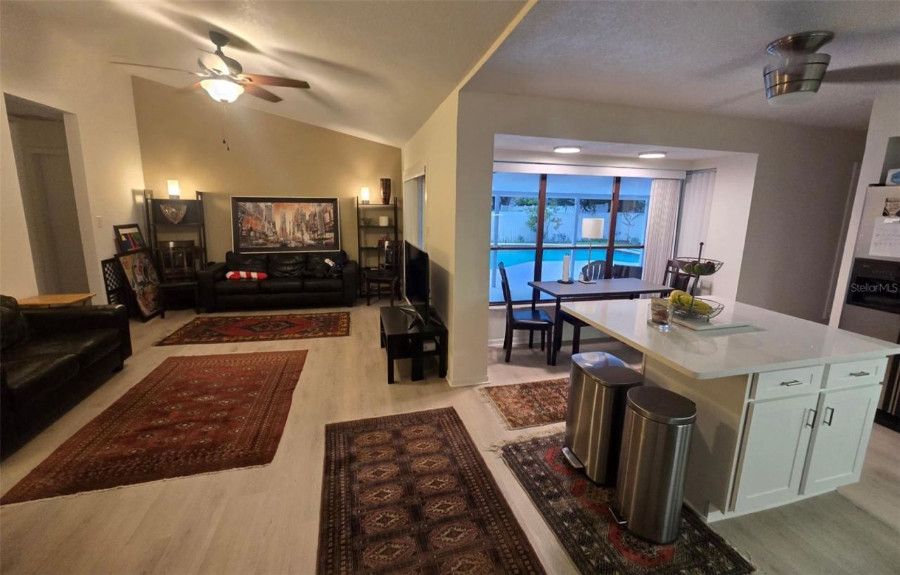 8629 Granada Boulevard, Orlando, FL 32836 Photo