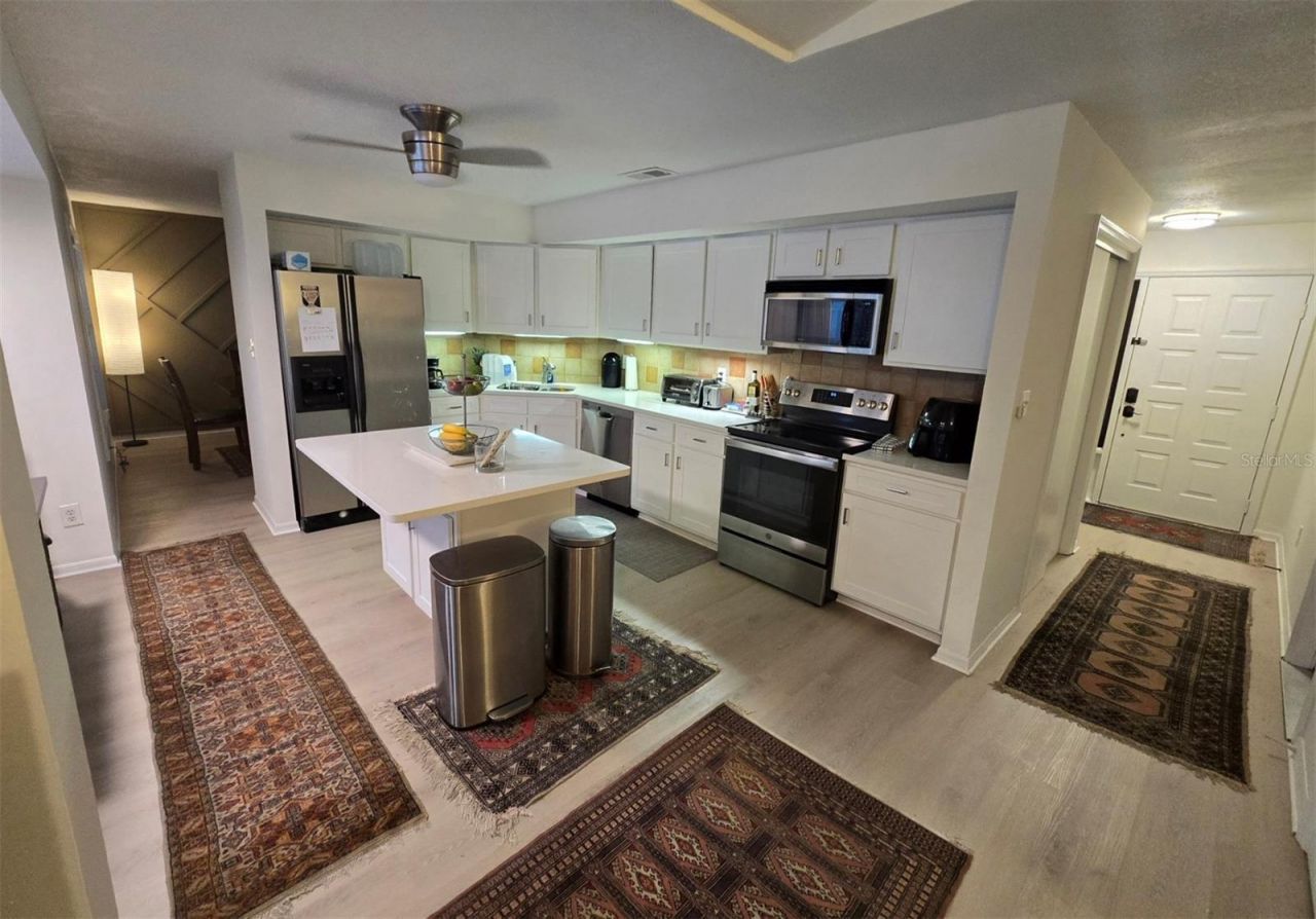 8629 Granada Boulevard, Orlando, FL 32836 Photo