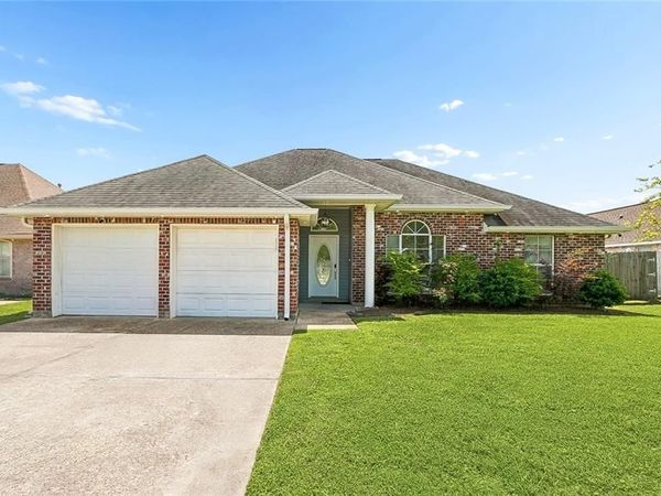 369 OAK POINT Drive, LaPlace, LA 70068