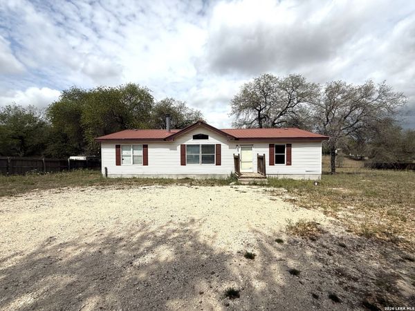 22819 Grand Spg, Elmendorf, TX 78112