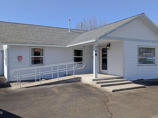 108 N Division ST, Pinehurst, ID 83850