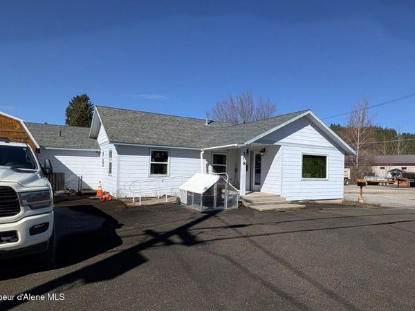 108 N Division ST , Pinehurst, ID 83850