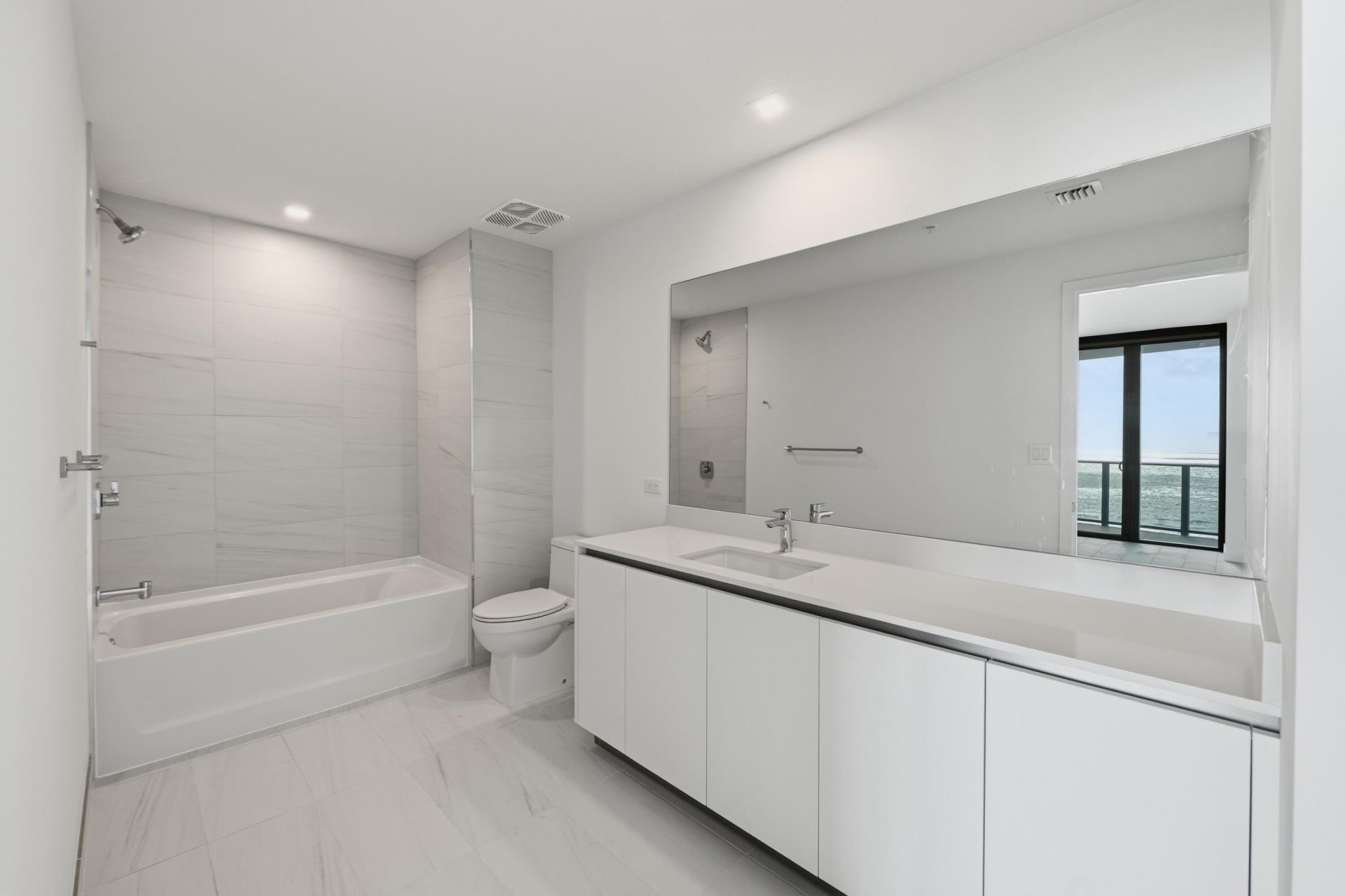 900 N Ocean Boulevard, Unit 802, Pompano Beach, FL 33062 Photo