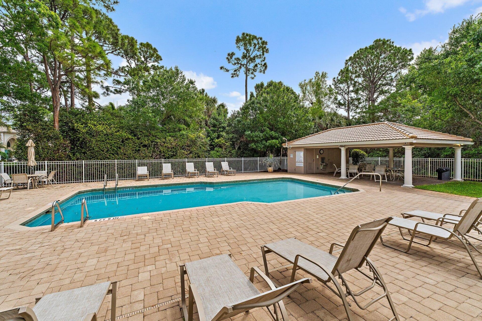 463 Woodview Circle, Palm Beach Gardens, FL 33418 Photo