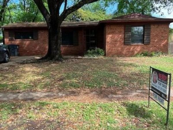 909 Sunnyvale Drive, Arlington, TX 76010