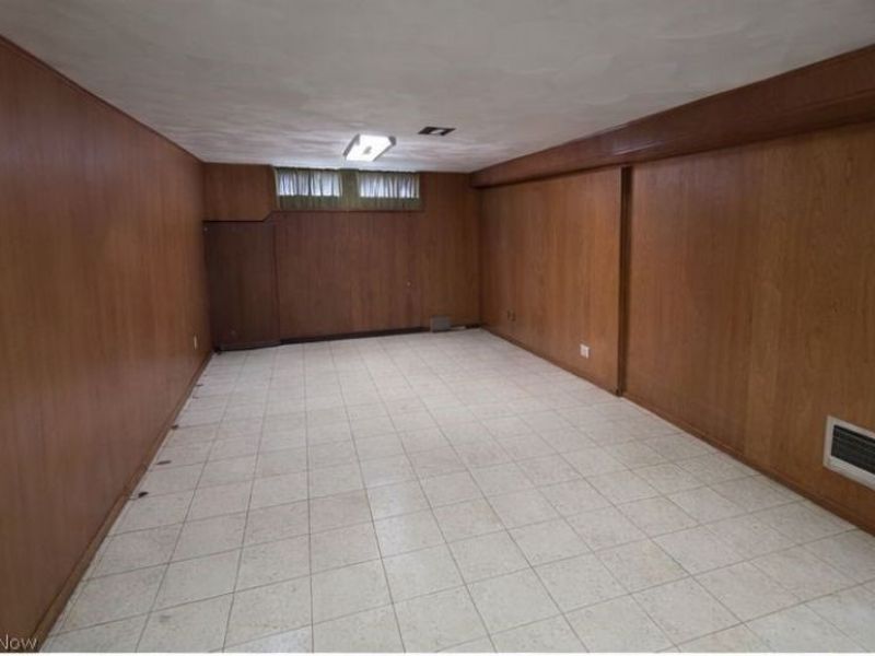 10801 Blossom Avenue , Parma, OH 44130 Photo 11