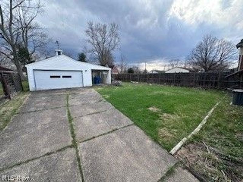 10801 Blossom Avenue , Parma, OH 44130 Photo 14