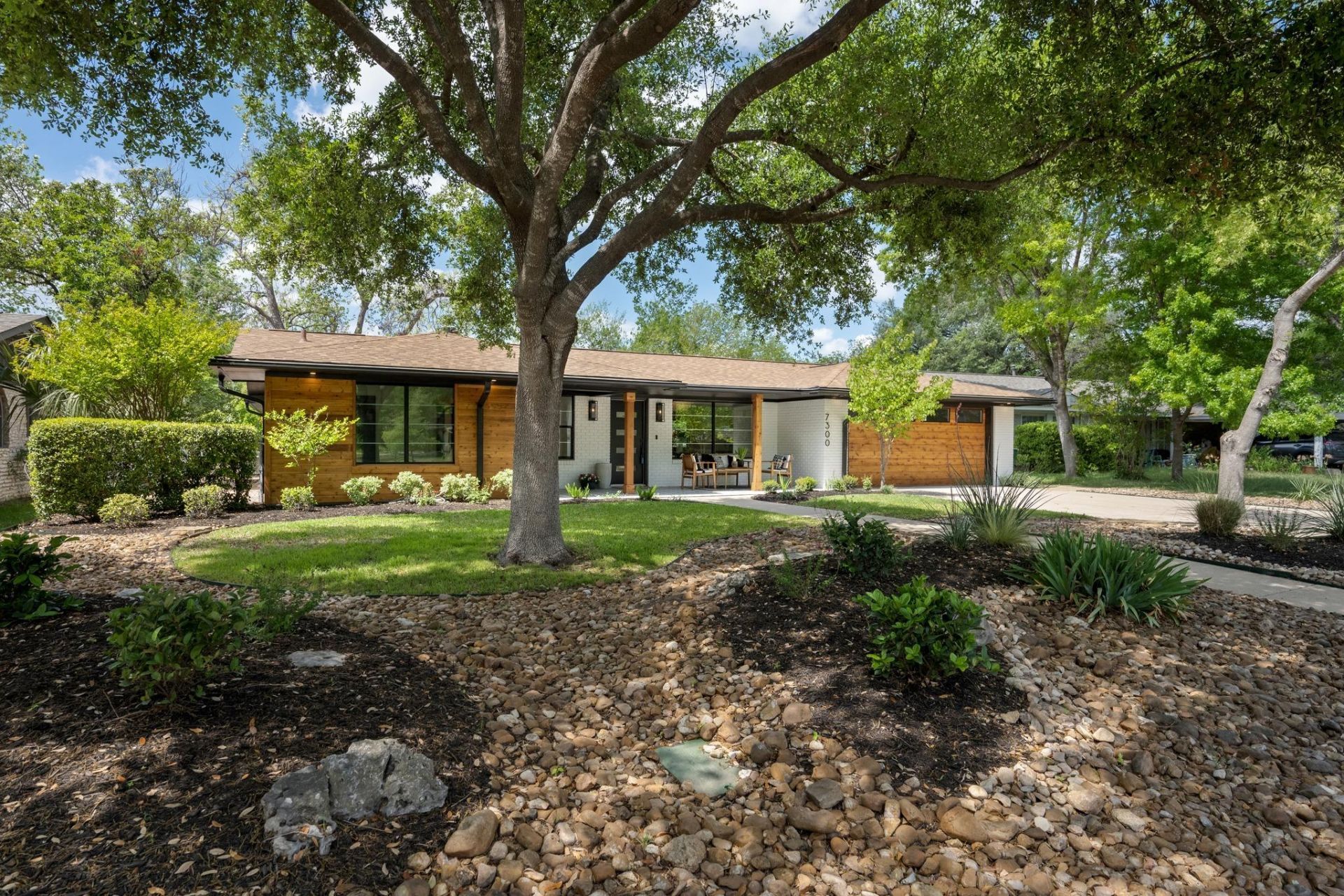 7300 Greenhaven Dr, Austin, TX 78757 Main Photo