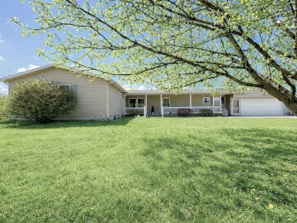 2041 mills cart Road , Salem, IL 62881