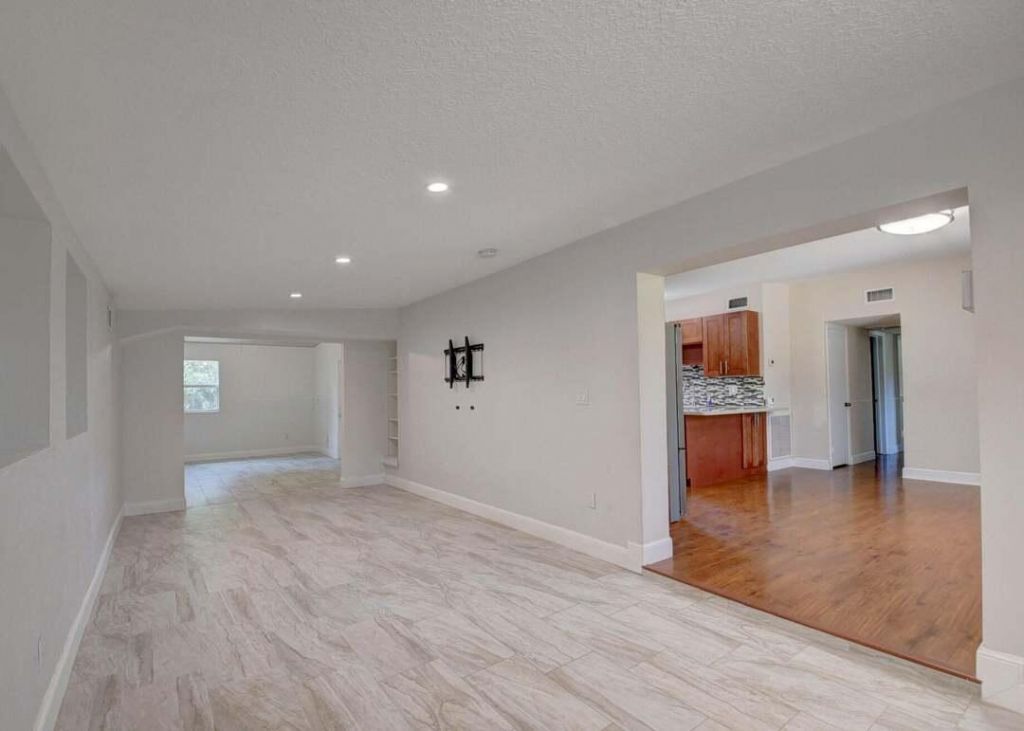 612 Hibiscus Drive, Royal Palm Beach, FL 33411 Photo