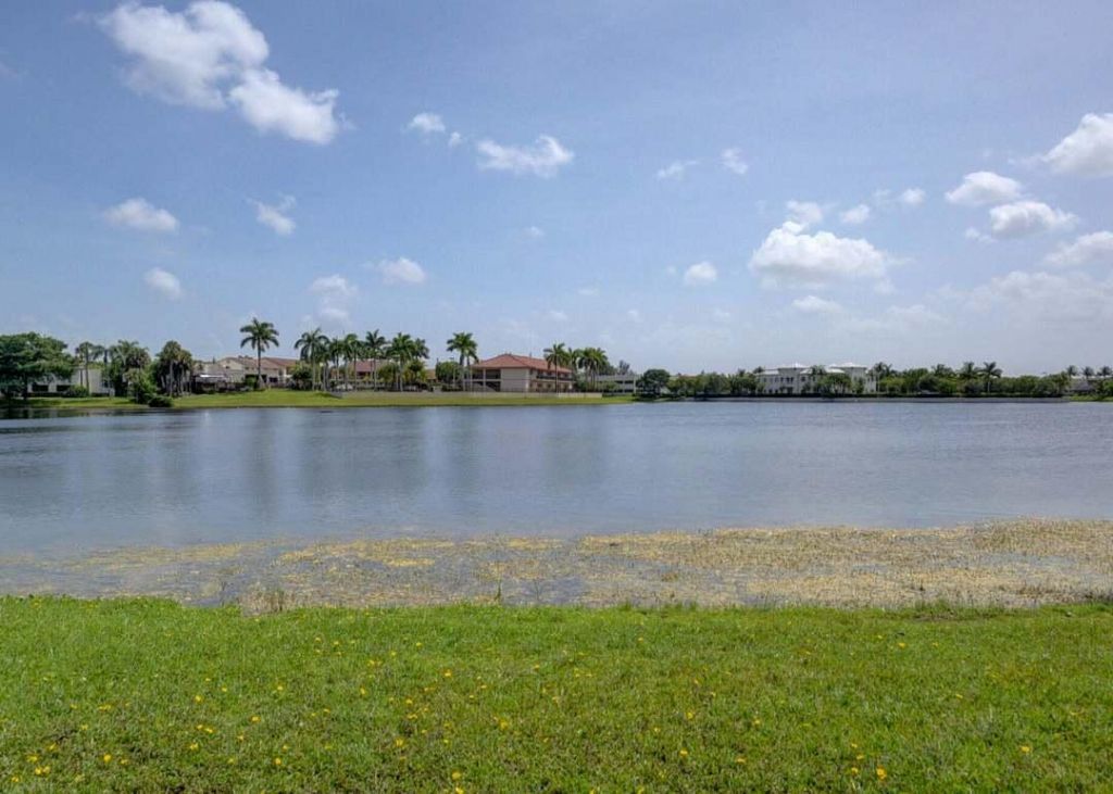 612 Hibiscus Drive, Royal Palm Beach, FL 33411 Photo