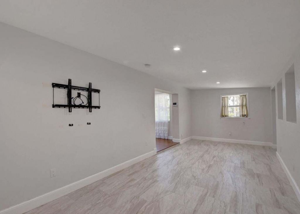 612 Hibiscus Drive, Royal Palm Beach, FL 33411 Photo