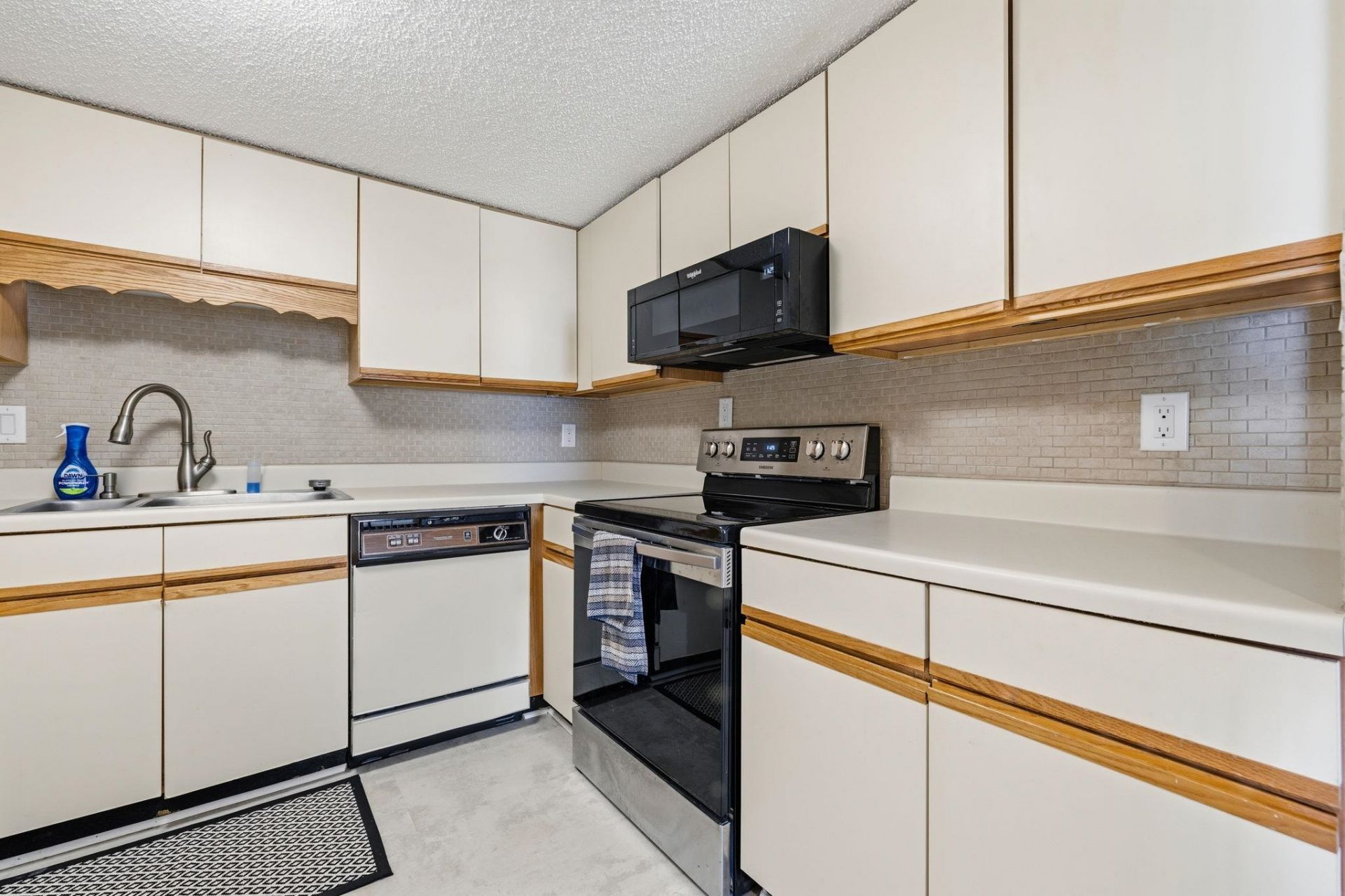 1520 N Waccamaw Dr.  Photo 17