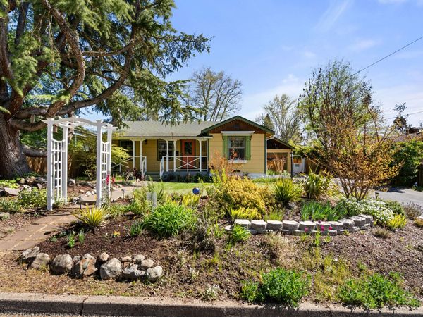 1427 NW Washington Boulevard, Grants Pass, OR 97526