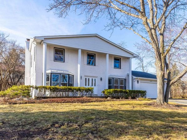 2892 Parkside Drive, Highland Park, IL 60035