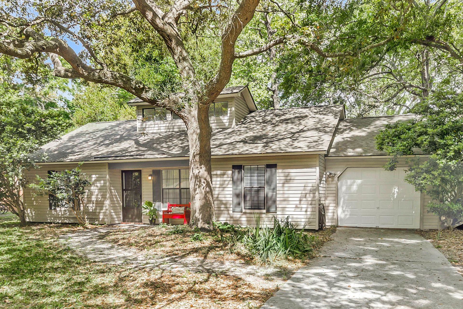 1814 Walsingham Way Photo 12