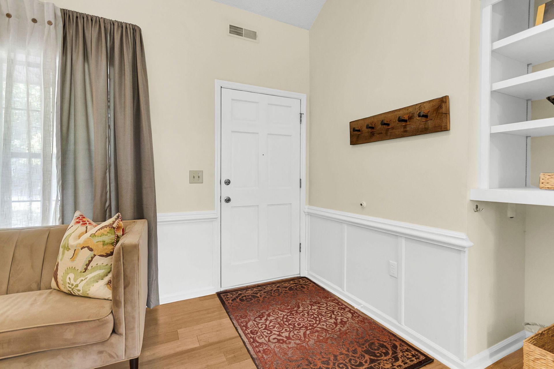 1814 Walsingham Way Photo 28