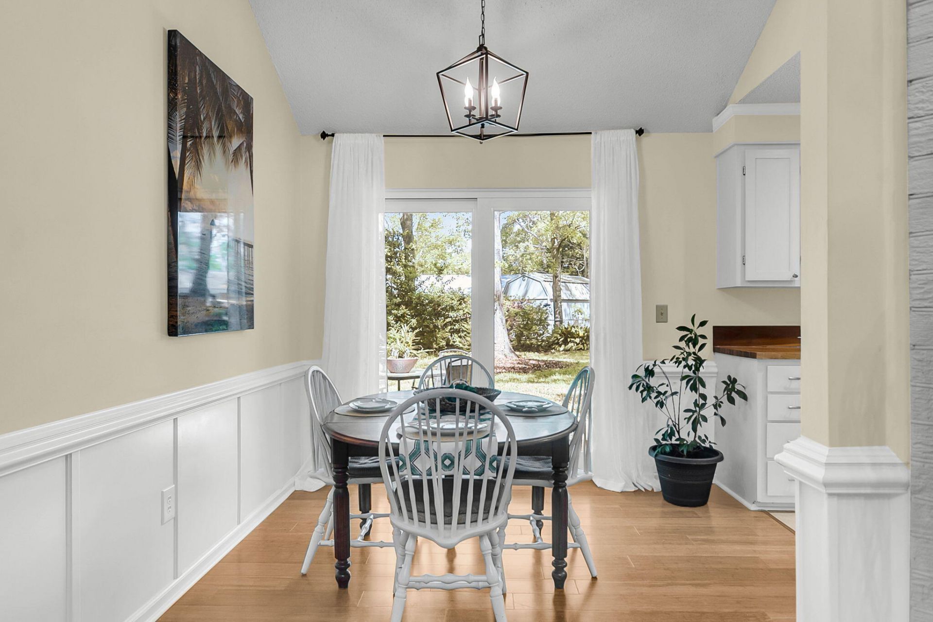 1814 Walsingham Way Photo 32