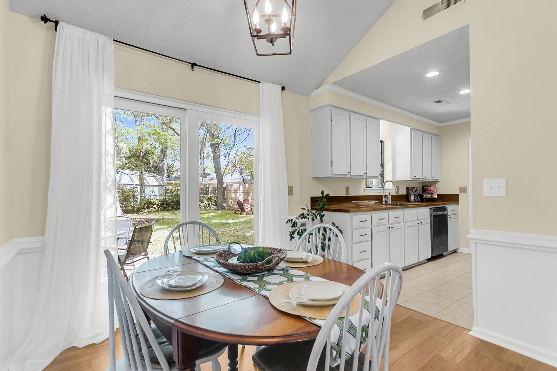 1814 Walsingham Way Photo 33