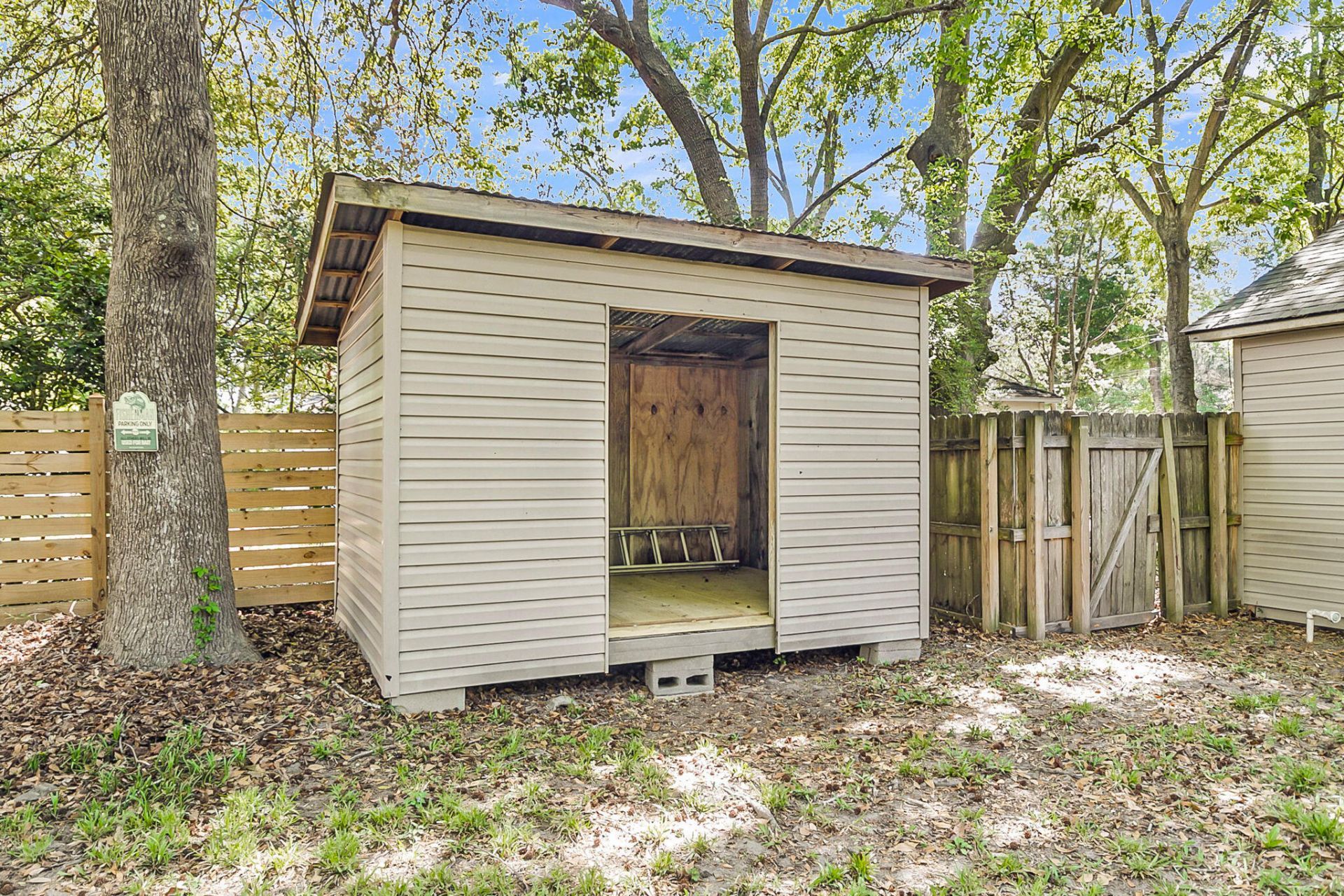 1814 Walsingham Way Photo 38