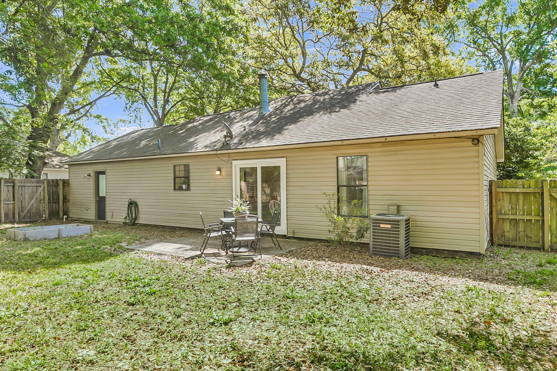 1814 Walsingham Way Photo 39