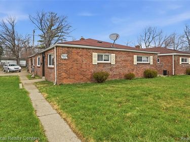 15310 W Chicago , Detroit, MI 48228