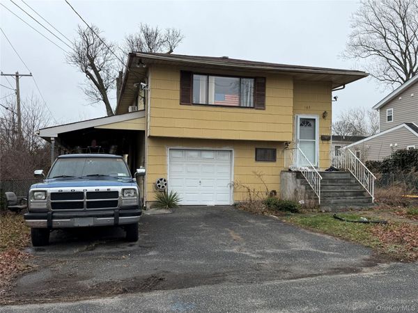 103 W 2nd Street , Ronkonkoma, NY 11779