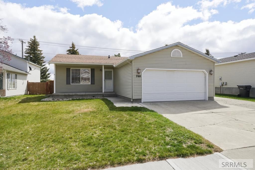 760 Clarence Drive, Idaho Falls, ID 83402 Main Photo