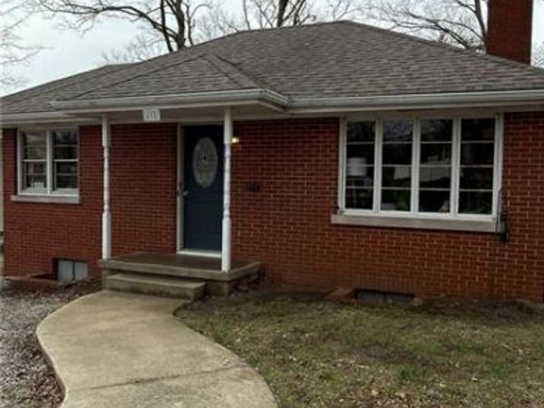 408 E Beaumont Avenue , Greenville, IL 62246