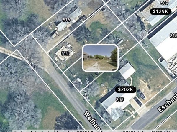 508 N Welhausen, Poth, TX 78147