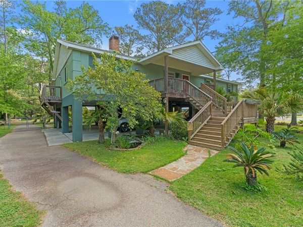 26539 MANDANE Drive, Lacombe, LA 70445