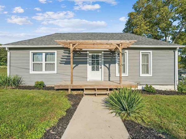 519 B Ave SE, Mt Vernon, IA 52314