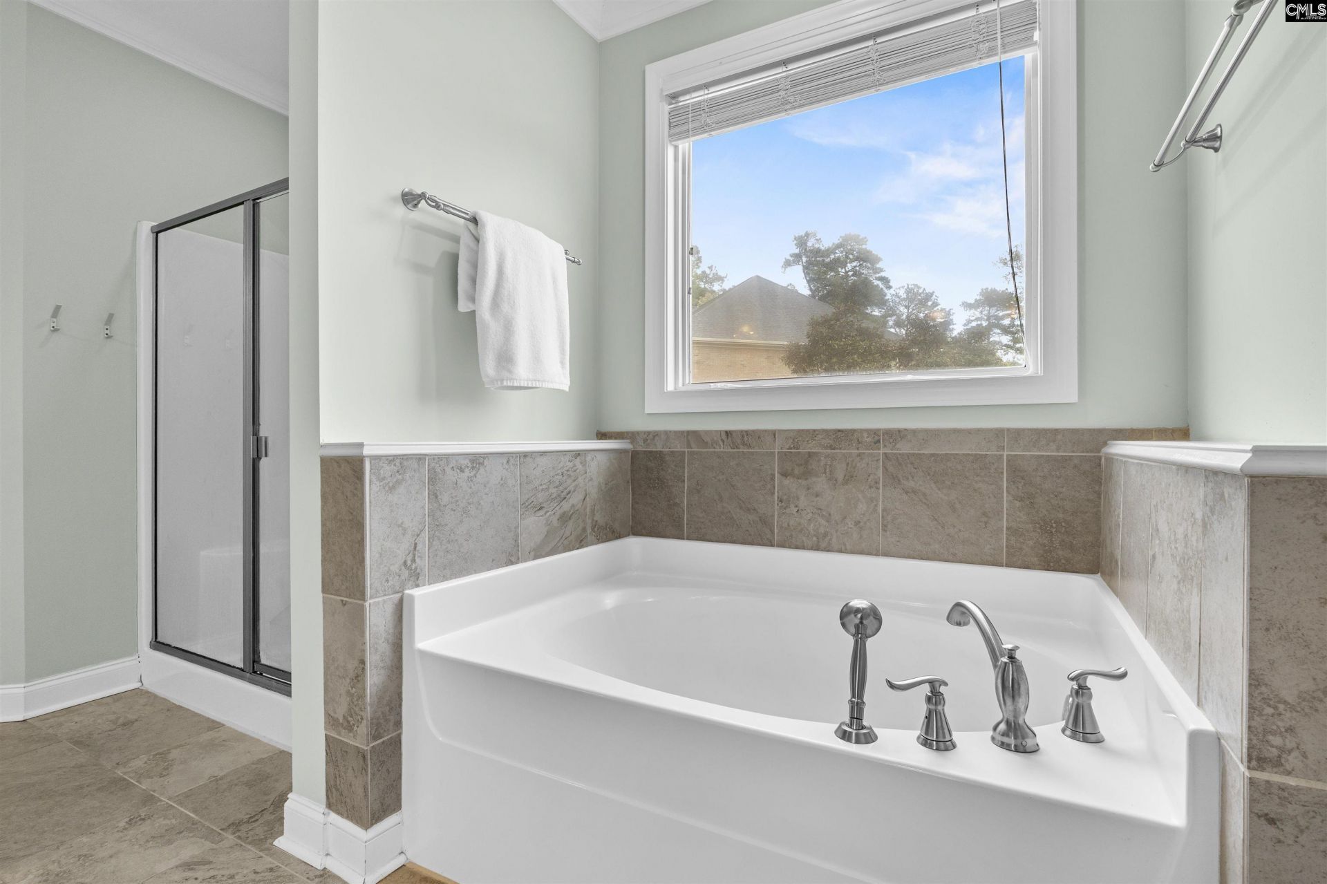 118 Edinburgh Way  Photo 15