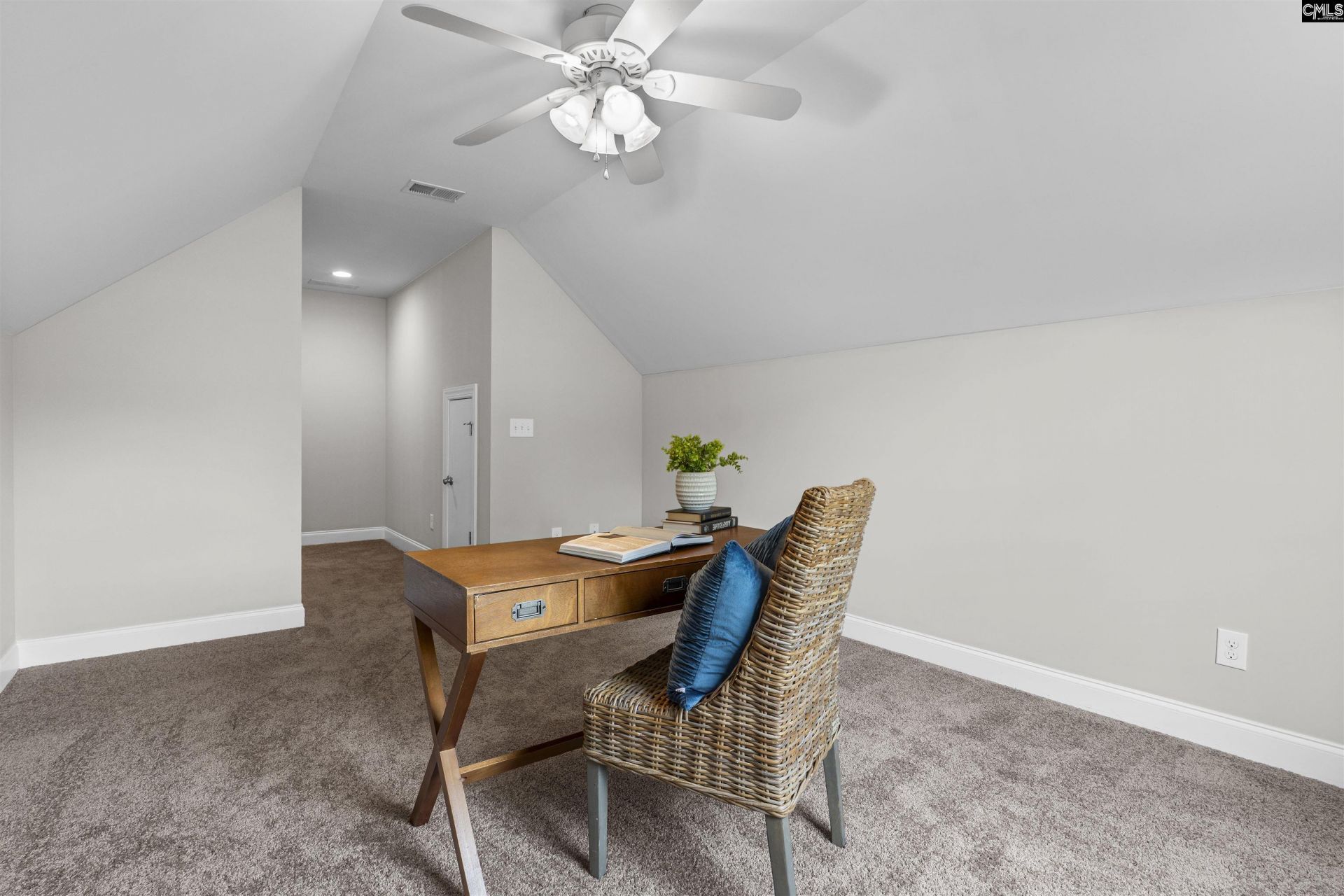 118 Edinburgh Way  Photo 31