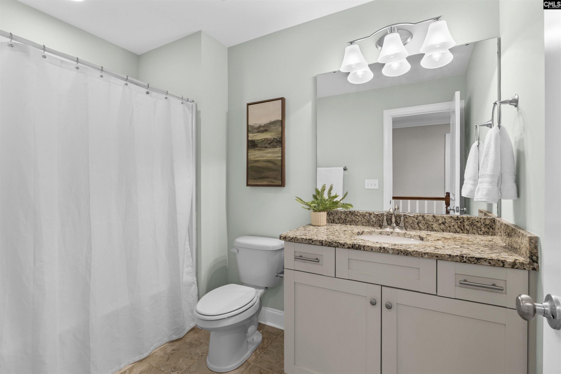 118 Edinburgh Way  Photo 32