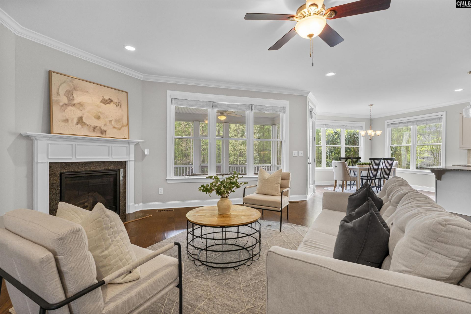 118 Edinburgh Way  Photo 4