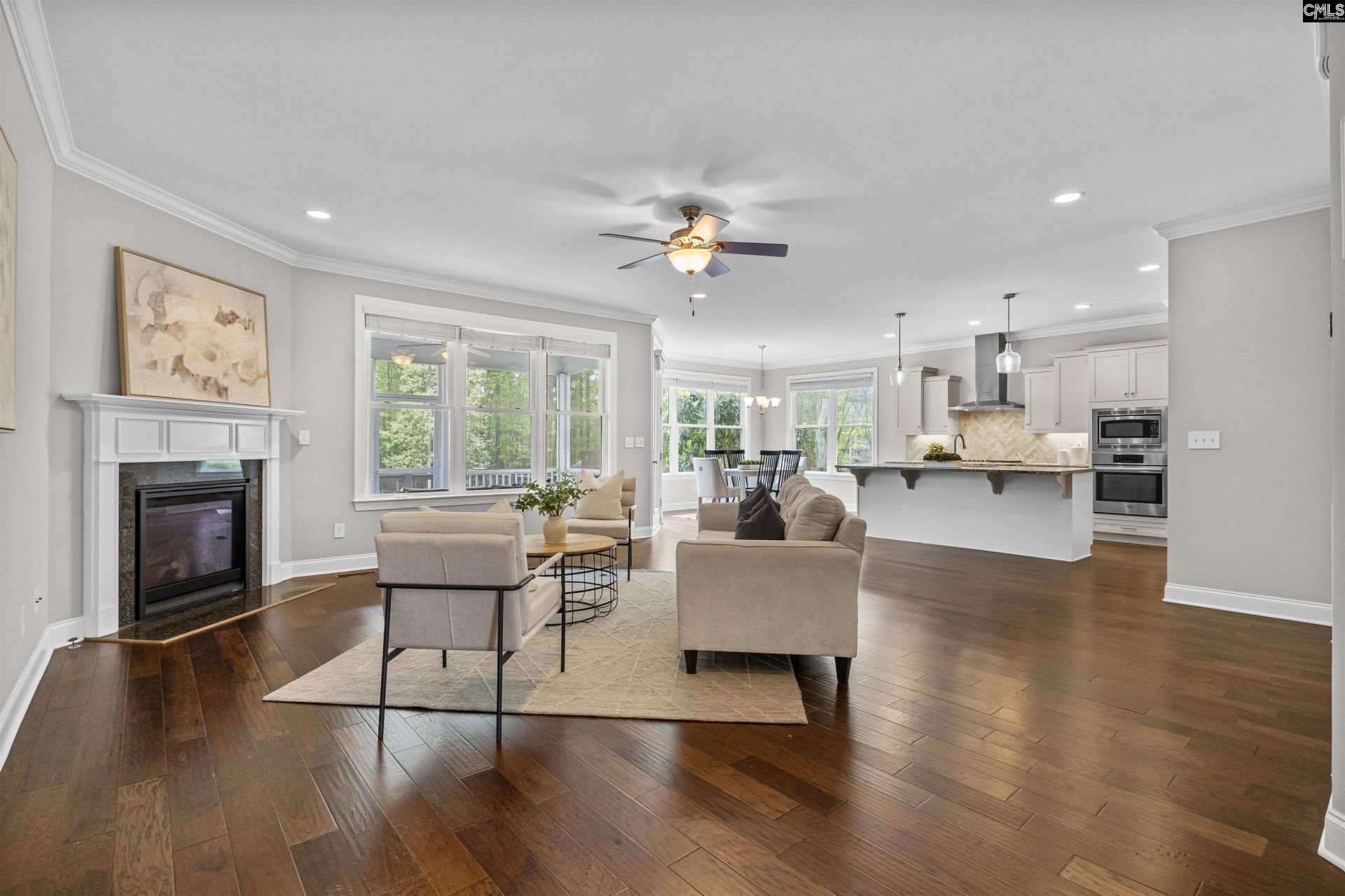 118 Edinburgh Way  Photo 5