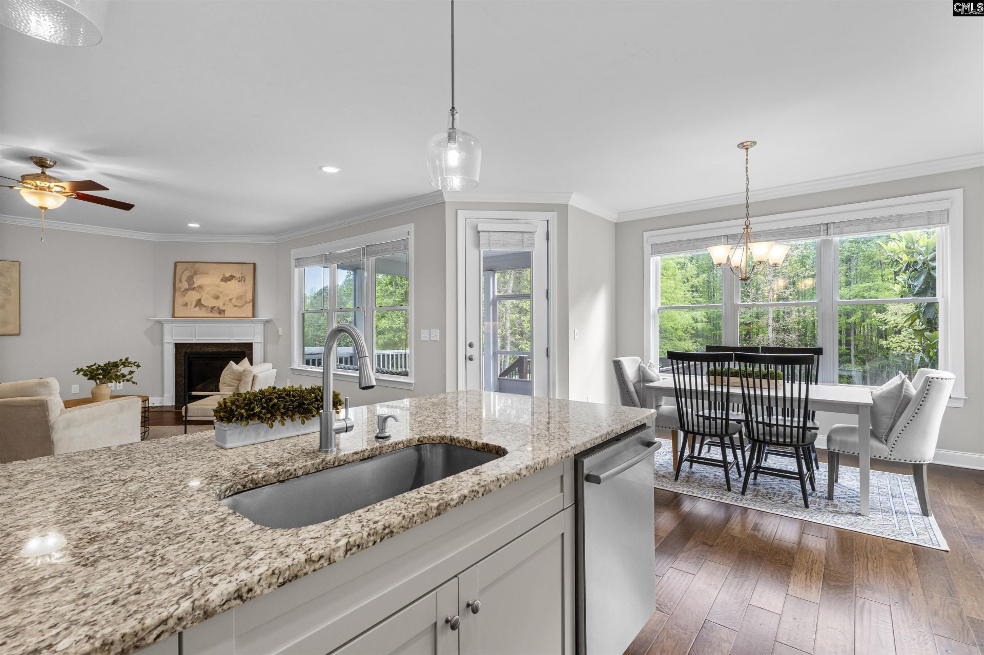 118 Edinburgh Way  Photo 8