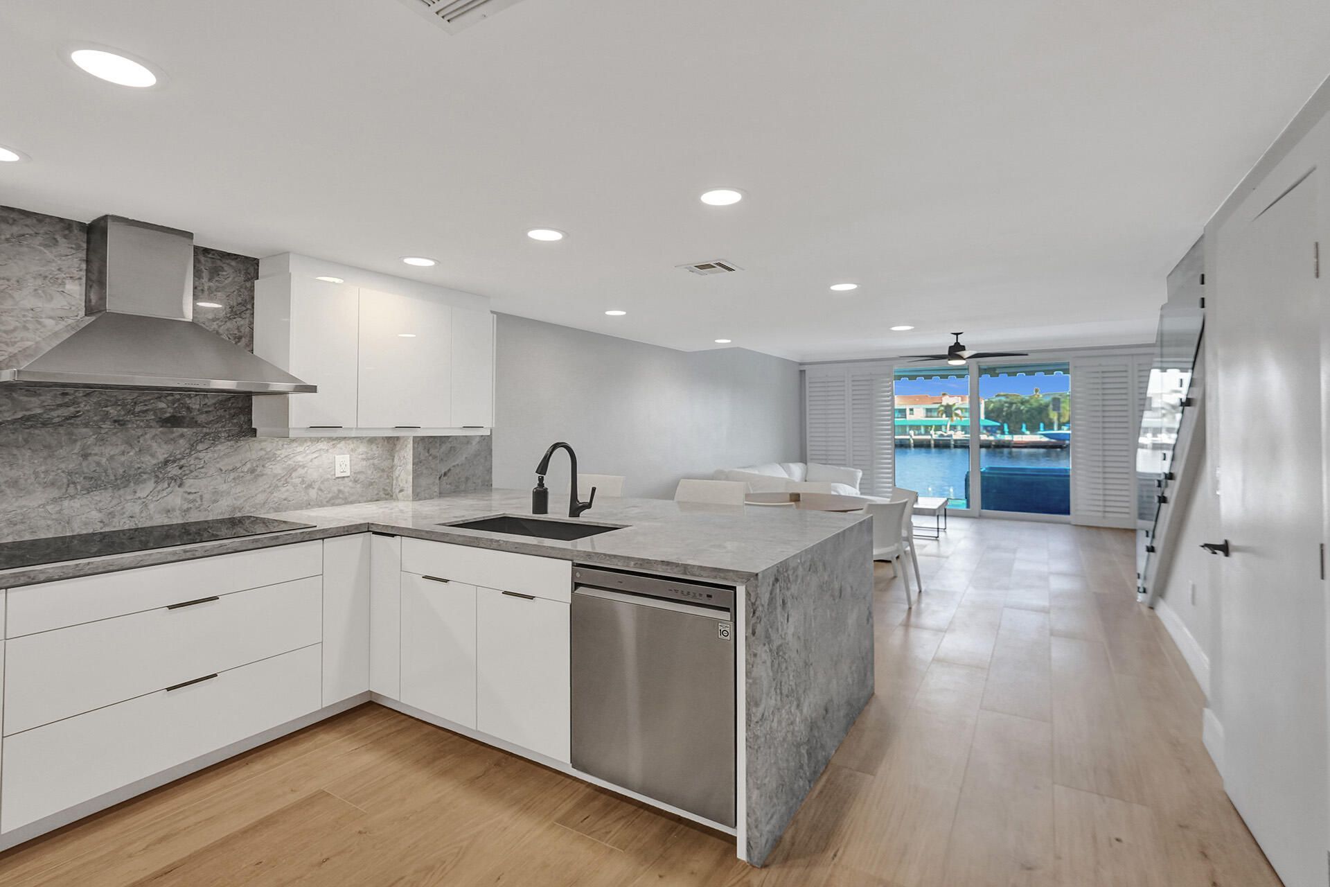 876 Jeffery Street, Boca Raton, FL 33487 Photo