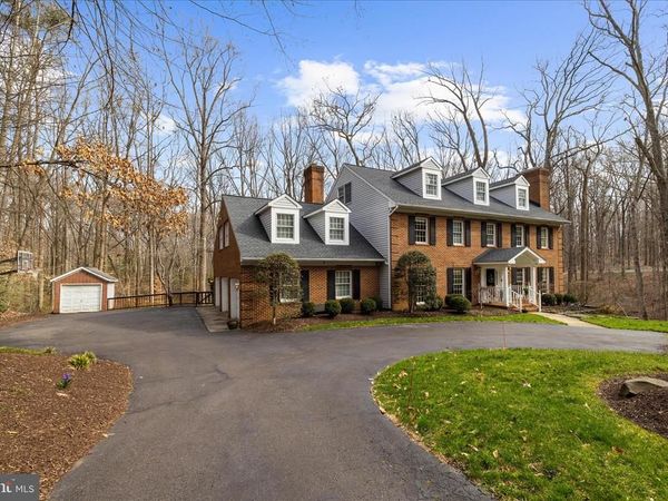 962 COACHWAY, ANNAPOLIS, MD 21401