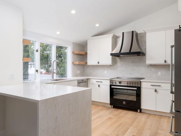 2547 Army Place , Bellmore, NY 11710