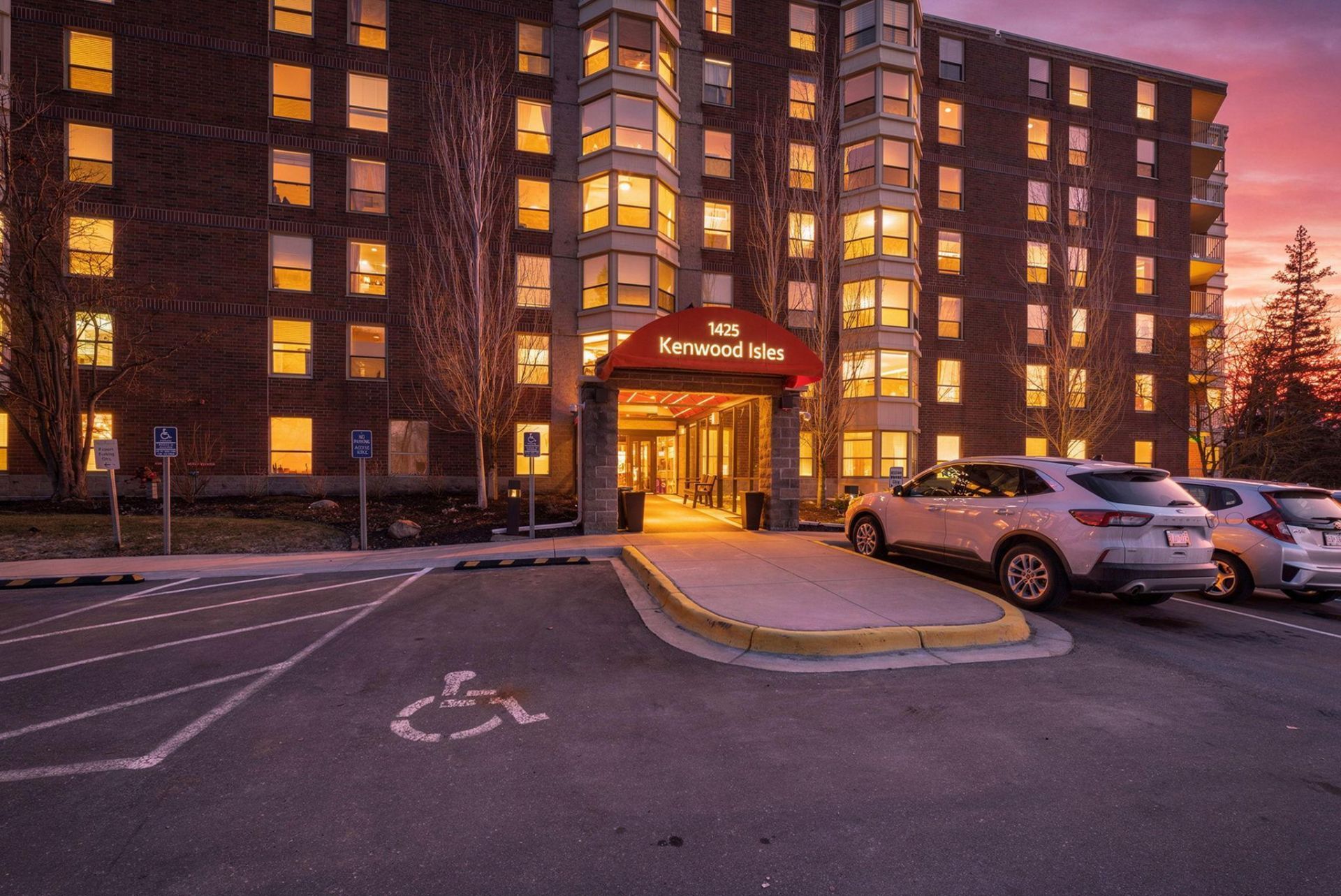 1425 W 28th Street , Minneapolis, MN 55408