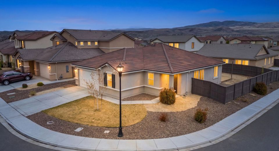 6924 White River Way, Sparks, NV 89436 Photo