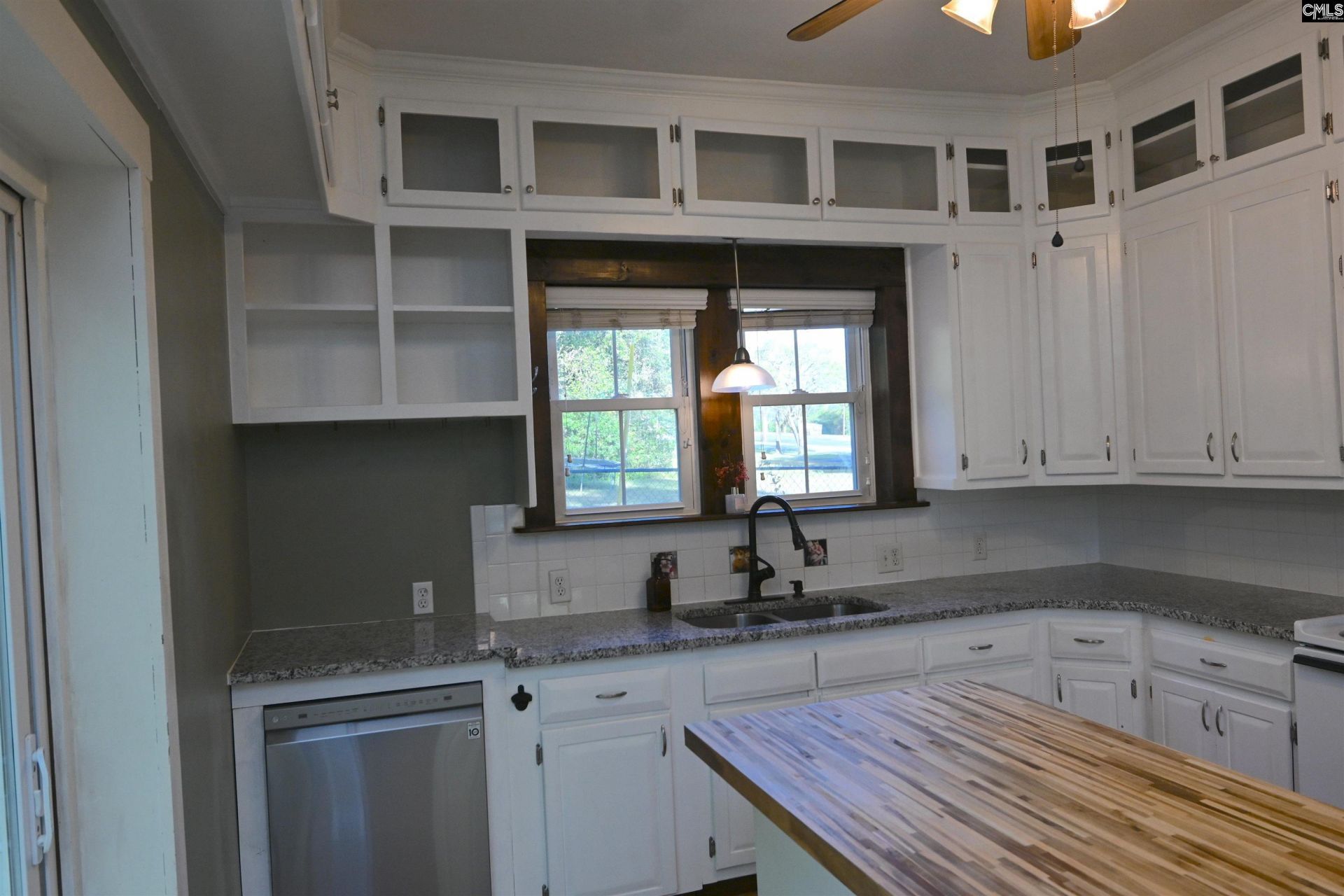 450 Lewie Street  Photo 17