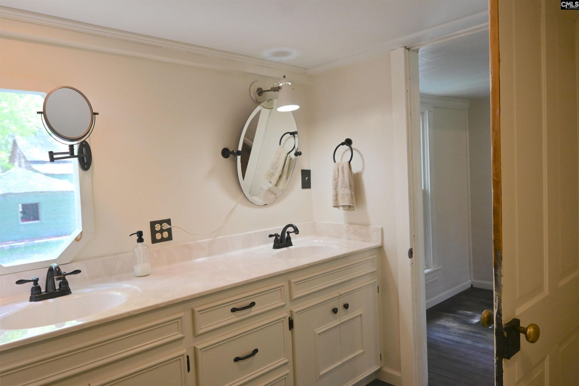 450 Lewie Street  Photo 26