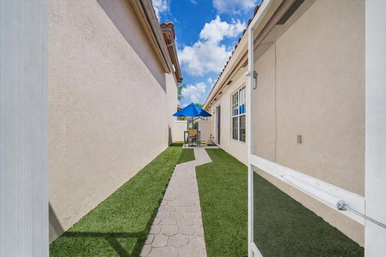 6240 NW 24th Street, Boca Raton, FL 33434 Photo